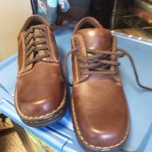 EASTLAND PLAINVIEW SIZE 9 WOMENS SHOES